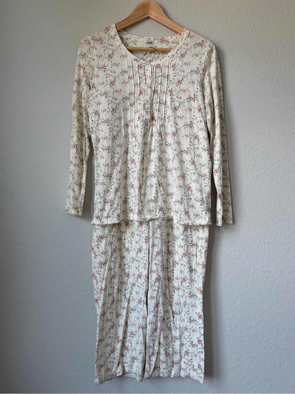 Women’s Pink & White Floral Pajama Set Long Sleeve Cotton Blend Size Medium